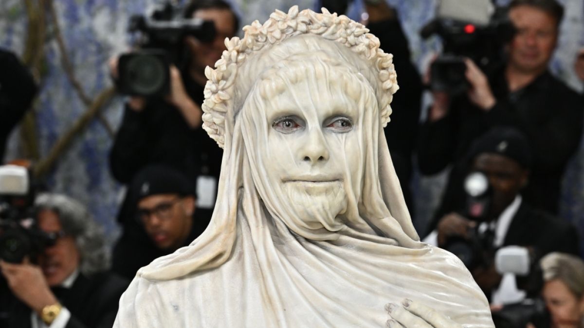 Zur Benefizgala des Metropolitan Museum of Art erschien Heidi Klum als lebendige Marmorstatue. (Foto)