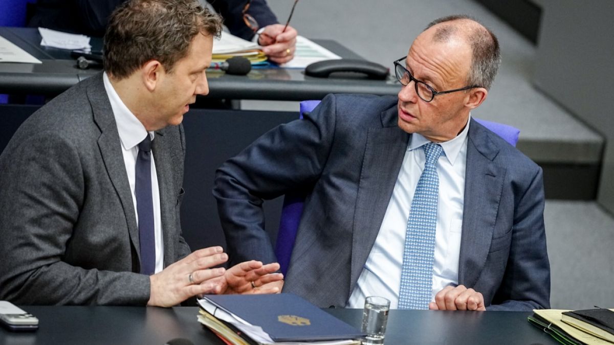 Lars Klingbeil (SPD) und Friedrich Merz (CDU) sitzen in einer mutma&szlig;lich zerr&uuml;tteten Koalition. (Foto)