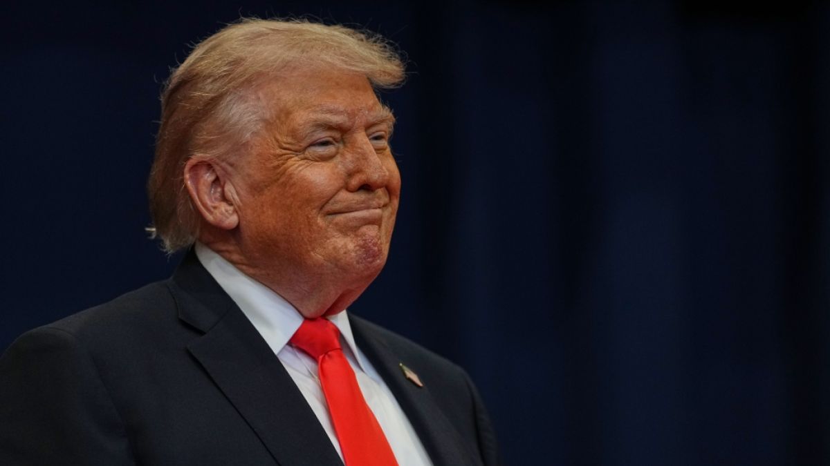 Bei einem Gipfeltreffen f&uuml;r Kleinunternehmen im Wei&szlig;en Haus hat Donald Trump erneut Spekulationen &uuml;ber seine politische Zukunft befeuert. (Foto)