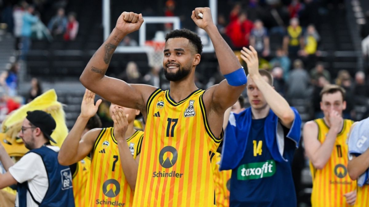 Norris Agbakoko jubelt mit seinem Team (Archivbild, 2026). (Foto)