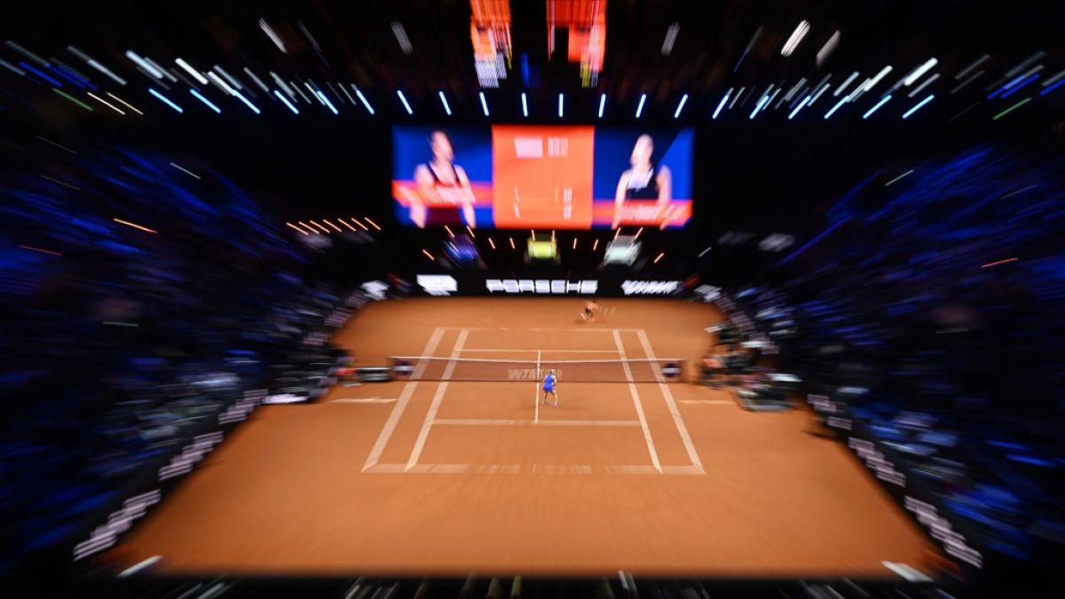 Tennis: WTA-Tour - Stuttgart, Einzel, Frauen, 1. Runde. Siegemund (Deutschland, vorne) - Tomowa (Bulgarien) (Aufnahme mit Zoomeffekt), vom 13.04.2026. (Symbolbild) (Foto)