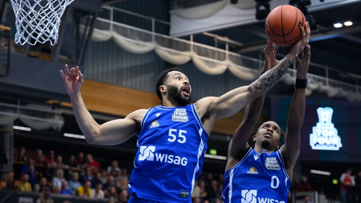 David Muenkat (l.) im Trikot der SKYLINERS aus Frankfurt (Archivbild, 2025). (Foto)