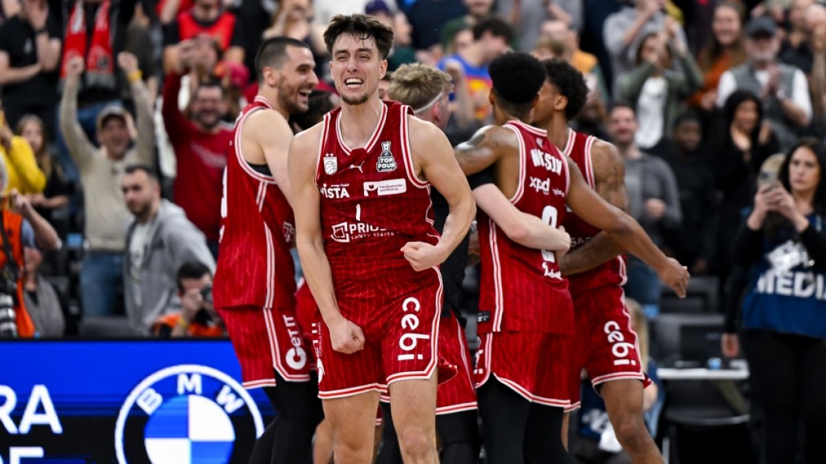 Zachary Ensminger jubelt nach einem Sieg mit den Bamberg Baskets (Archivbild, 2026). (Foto)