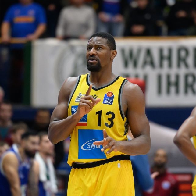 Statistiken und Steckbrief des Small Forwards der MHP RIESEN Ludwigsburg