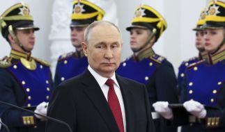 Wladimir Putin lässt Kinder bei der Siegesparade aufmarschieren.