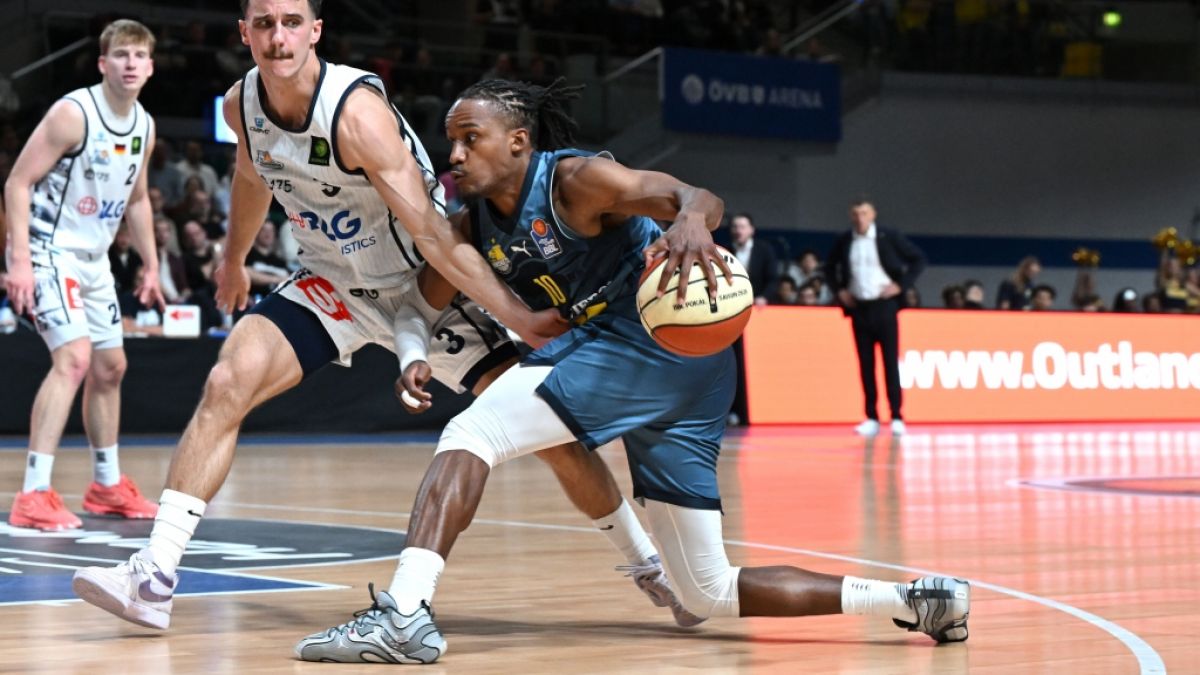 James Woodard (r.) im Trikot der Baskets Oldenburg (Archivbild, 2025). (Foto)