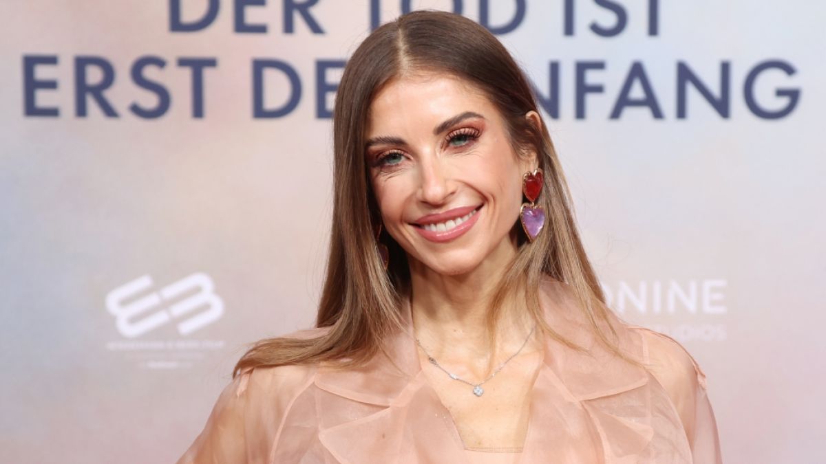 Moderatorin Cathy Hummels spricht im Netz &uuml;ber ihre Sch&ouml;nheitstipps. Daf&uuml;r bekommt die 38-J&auml;hrige ordentlich Gegenwind. (Foto)