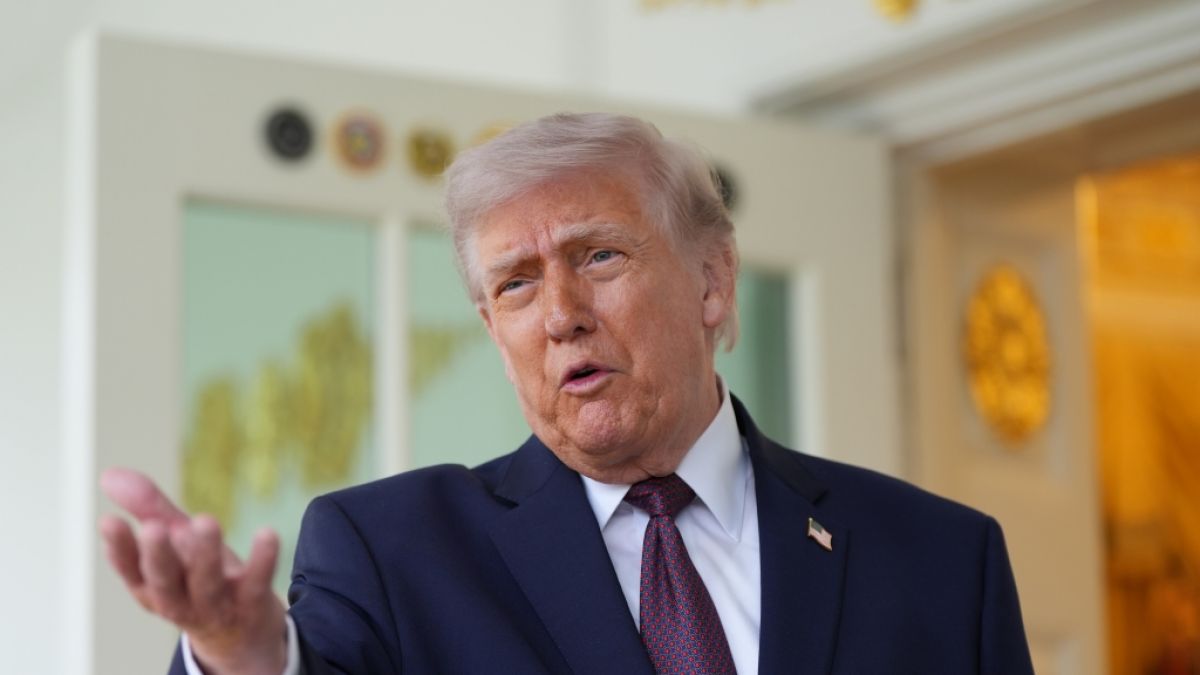 Donald Trump lie&szlig; dem Papst eine Botschaft &uuml;berbringen. (Foto)