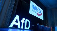 Wenige Monate vor den Landtagswahlen in Sachsen-Anhalt liegt die gesichert rechtsextreme AfD in Umfragen mit 41 Prozent deutlich vor der CDU, die nur auf 26 Prozent Zustimmung kommt.
