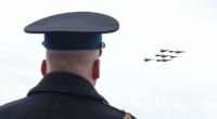 Russische Militärjets überfliegen die Militärparade zum Tag des Sieges in Moskau.