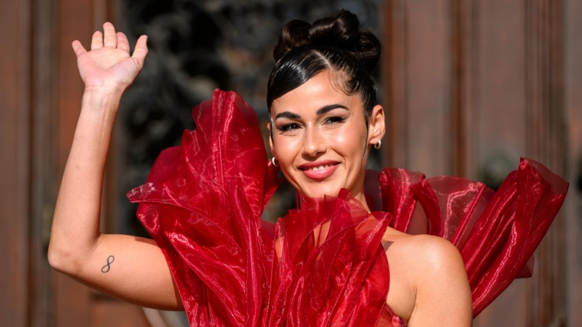 Sarah Engels sorgte bei der Er&ouml;ffnung des ESC in Wien im roten Flammenkleid f&uuml;r Wirbel. (Foto)