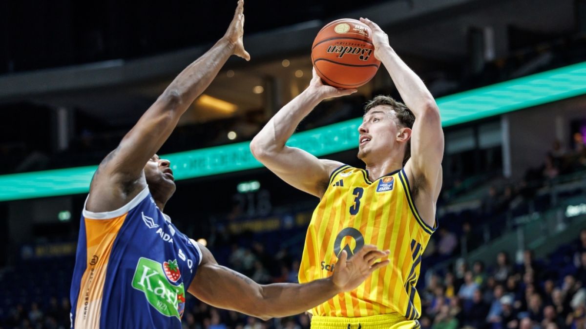 Alex O'Connell (r.) im Trikot von ALBA Berlin (Archivbild, 2026). (Foto)