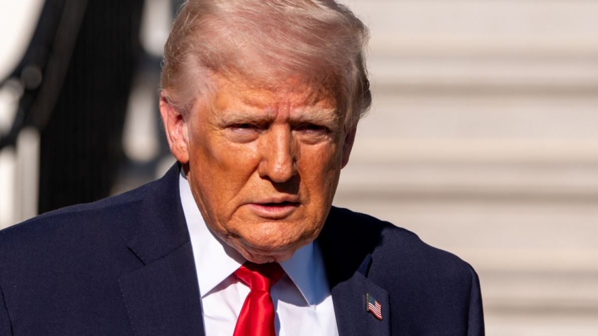 Setzt Donald Trump (Foto) seinen FBI-Direktor vor die T&uuml;r? (Foto)