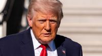Setzt Donald Trump (Foto) seinen FBI-Direktor vor die Tür?