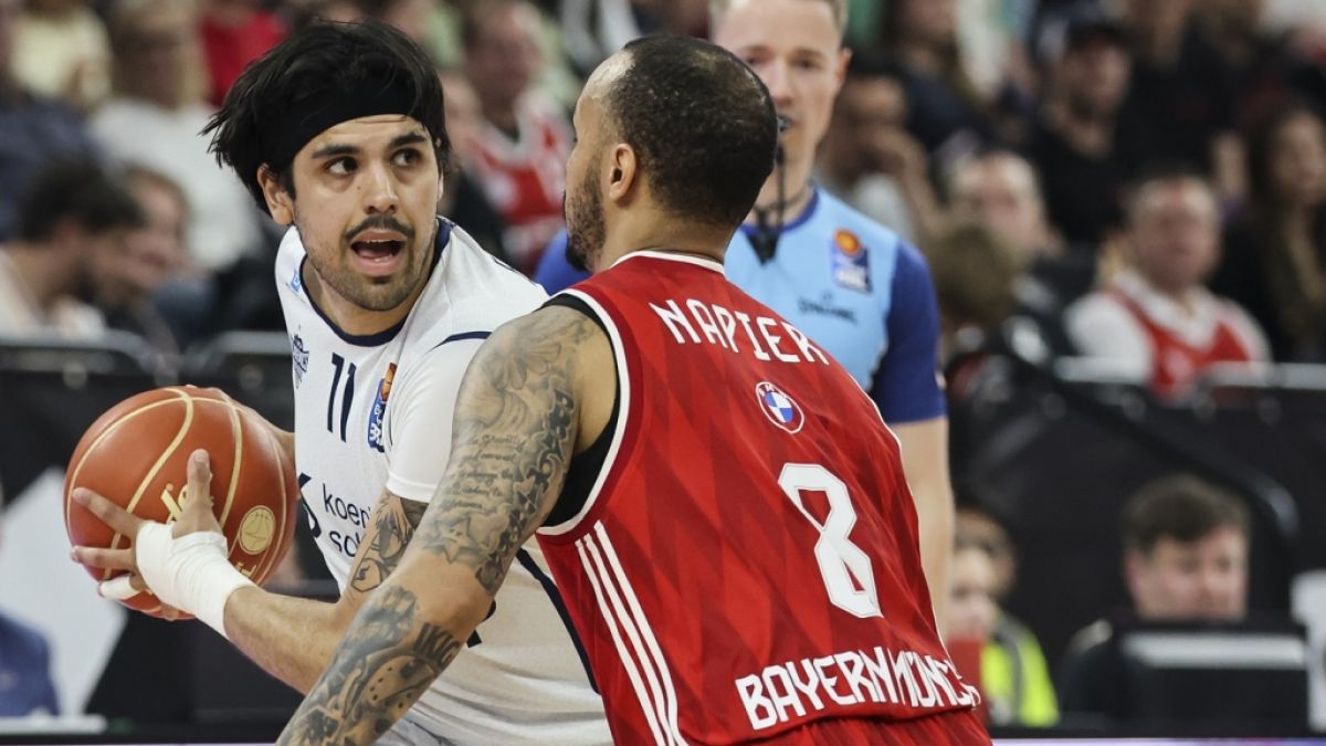 Erol Ersek (l.) im Trikot der MLP Academics Heidelberg (Archivbild, 2025). (Foto)