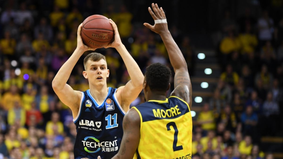 Lorenz Brennecke im Trikot von ALBA Berlin (Archivbild, 2020). (Foto)