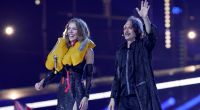 Ein Mast ins Gesicht, eine Wasserdusche und ein Bühnenbrand – Victoria Swarovski und Michael Ostrowski wollten beim ESC-Halbfinale für Lacher sorgen, doch stattdessen hagelte es Kritik.