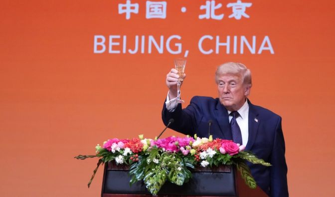 "Schande"-Vorwurf nach Video - bricht Trump hier seine eigene Alkohol-Regel? Donald Trump