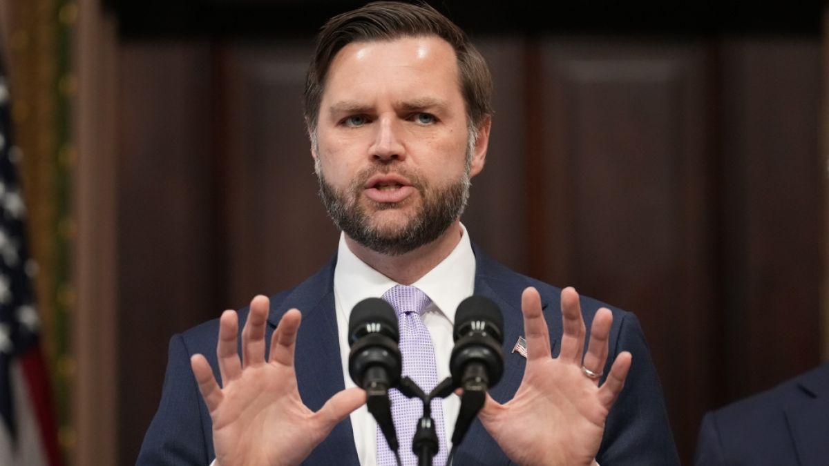 W&auml;hrend Donald Trump nach China reiste, blieb JD Vance allein im Wei&szlig;en Haus. (Foto)