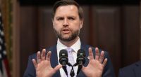 Während Donald Trump nach China reiste, blieb JD Vance allein im Weißen Haus.
