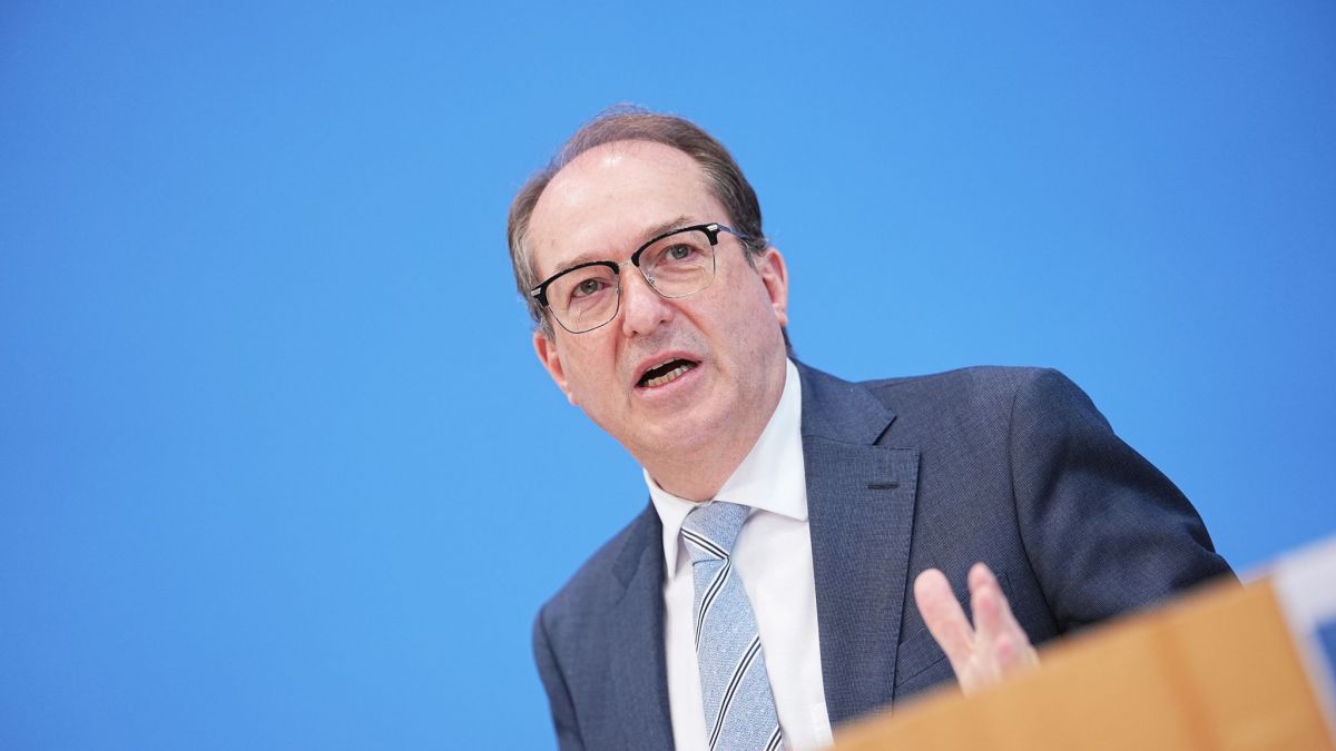 Bundesinnenminister Alexander Dobrindt will Deutschland auf m&ouml;gliche Kriegs-, Terror- und Katastrophenszenarien vorbereiten &ndash; mit einem gewaltigen Milliardenprogramm. (Foto)