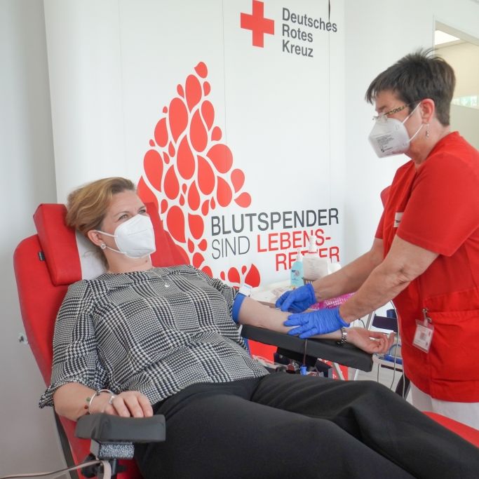 Blutspende-Aktion des DRK in der Pop-up-Blutspende @Rhein-Galerie