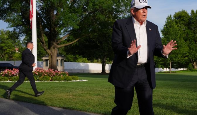 Neue Epstein-Enthüllungen - Journalistin deckt Schwärzungen um US-Präsidenten auf Donald Trump