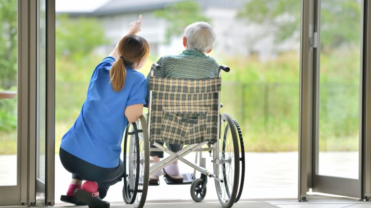K&uuml;nftig d&uuml;rfen Pflegebed&uuml;rftige und Angeh&ouml;rige noch tiefer in die Tasche greifen. (Foto)