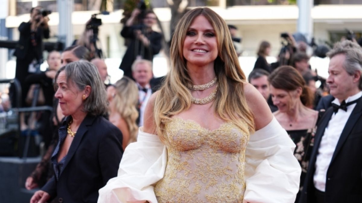 Heidi Klum in einer Robe von Designerin&nbsp;Monique Lhuillier. (Foto)