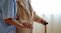 Plätze in Pflegeheimen kommen Pflegebedürftige und Angehörige in Zukunft noch teurer zu stehen.