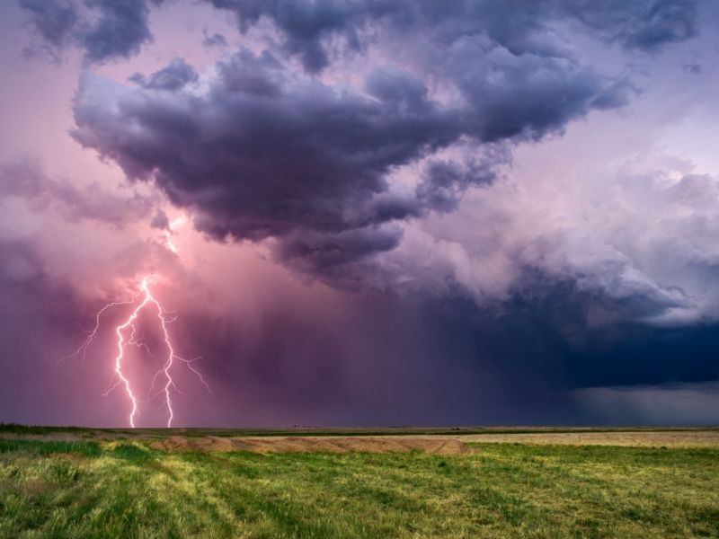 Gewitter und Schauer vor Pfingsten: Feuchte Wetter-Überraschung - hier kann es heute krachen