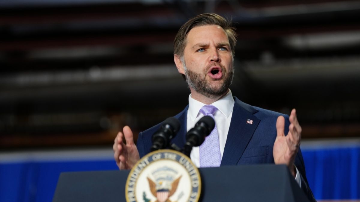J.D. Vance blamierte sich mit wirren Papst-Aussagen. (Foto)