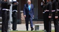 Donald Trump hat wieder über eine dritte Amtszeit gescherzt.