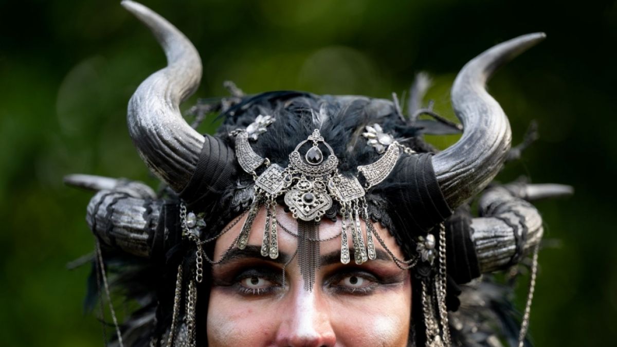Die schwarze Szene trifft sich wieder zum WGT in Leipzig. (Foto)