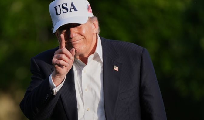 Ex-Vertraute äußert brisanten Verdacht - US-Präsident könnte Wahl 2028 absagen Donald Trump