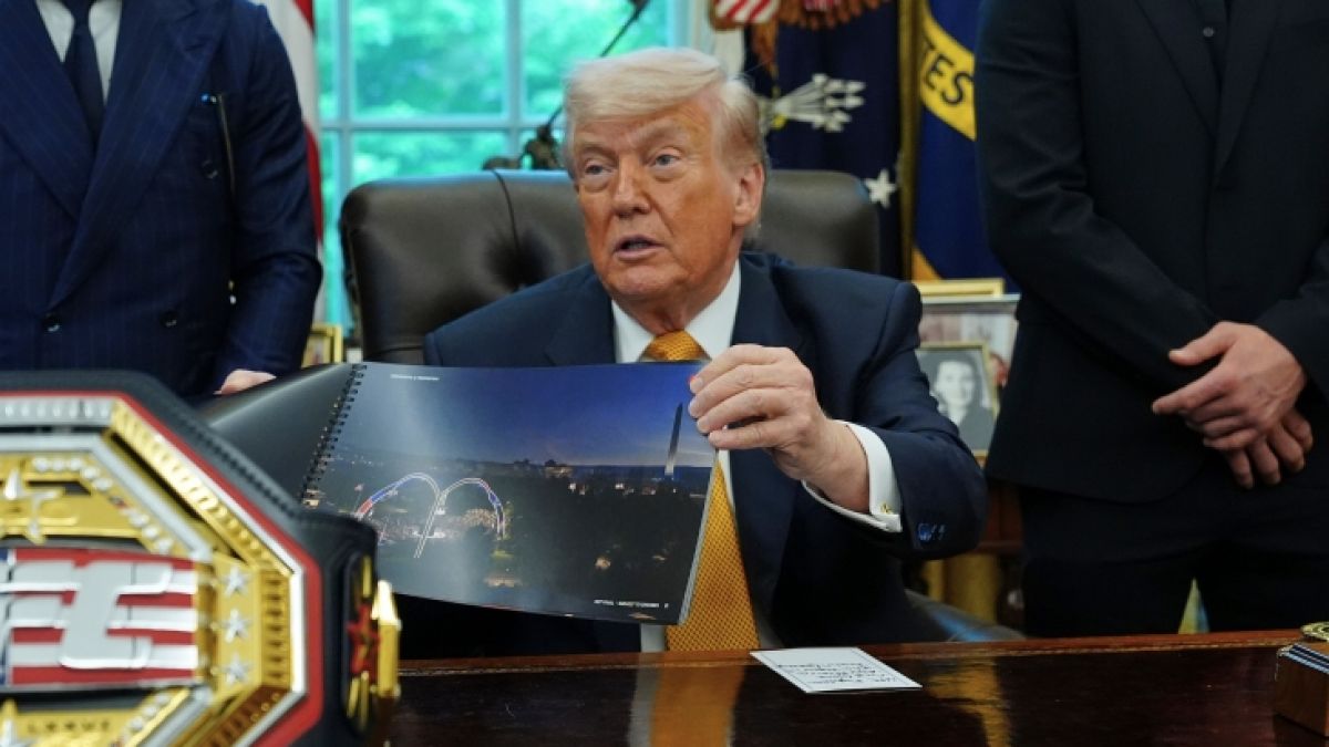 Donald Trump sorgt mit seinen sitzenden Ansprachen f&uuml;r Wirbel. (Foto)
