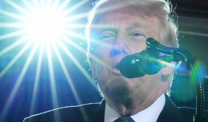 Unfassbar peinliches Video - Trump inszeniert sich als tanzender Müllmann Donald Trump