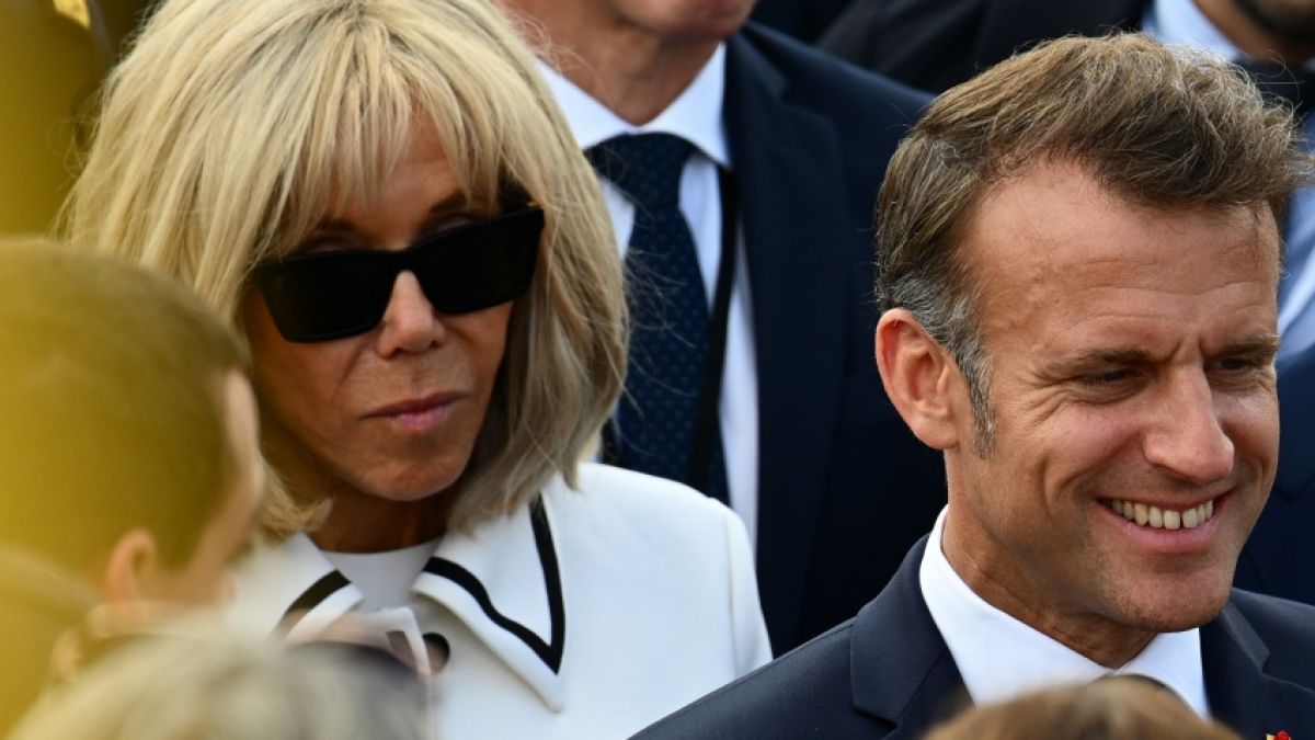 Ein Enth&uuml;llungsbuch er&ouml;ffnet pikante Details &uuml;ber Brigitte Macron. (Foto)