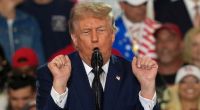Donald Trump spricht im Rockland Community College. Bei der Wahlkampfveranstaltung in New York wurde der US-Präsident gleich mehrmals von Demonstranten gestört.