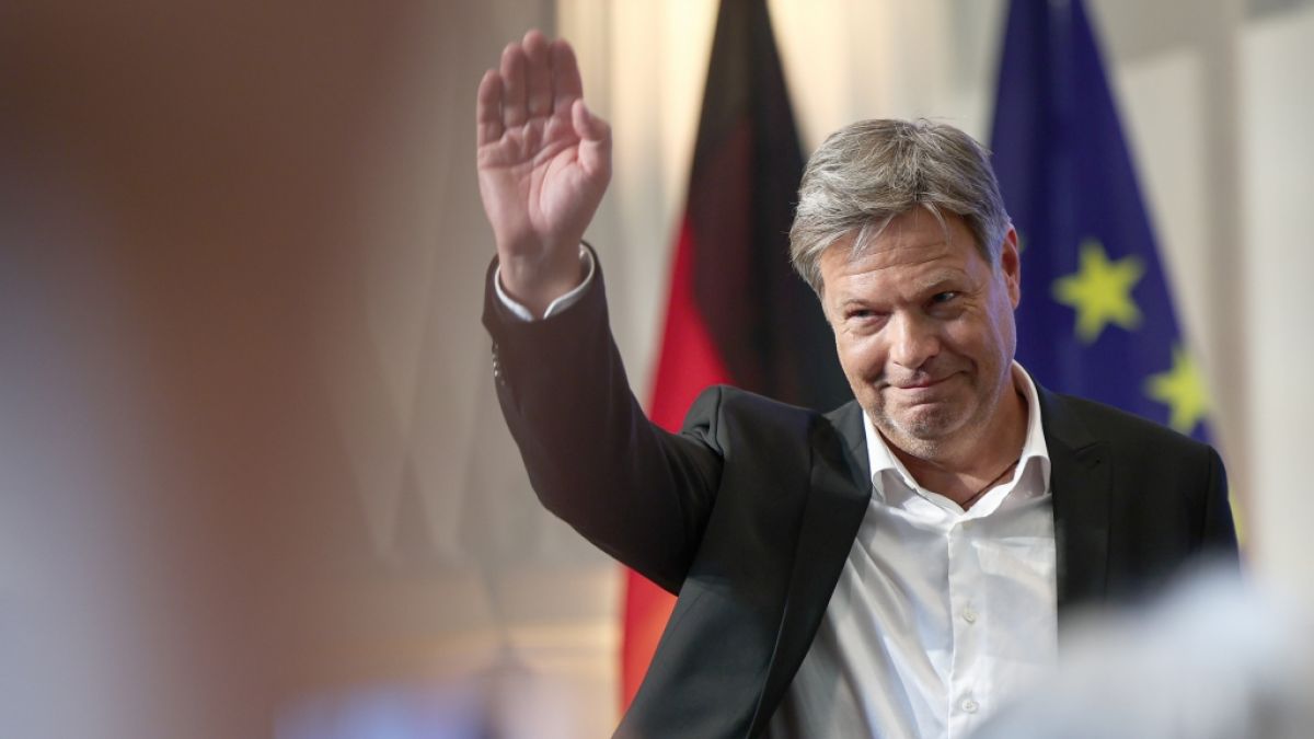 Nach seiner Kanzler-Kandidatur 2024 zog sich Ex-Gr&uuml;nen-Chef Robert Habeck von der politischen B&uuml;hne zur&uuml;ck. Erstmals sprach er nun mit dem NDR &uuml;ber sein Leben danach. (Foto)
