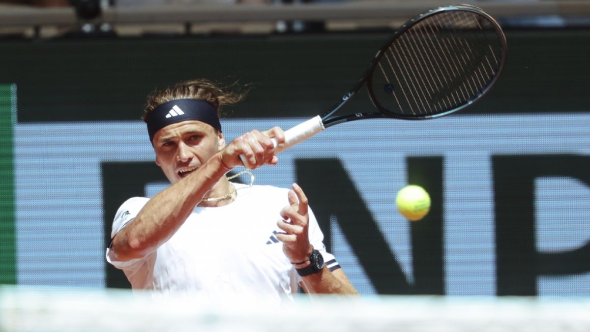 Alexander Zverev veredelt den Auftaktsieg gegen den Franzosen Bonzi. (Foto)