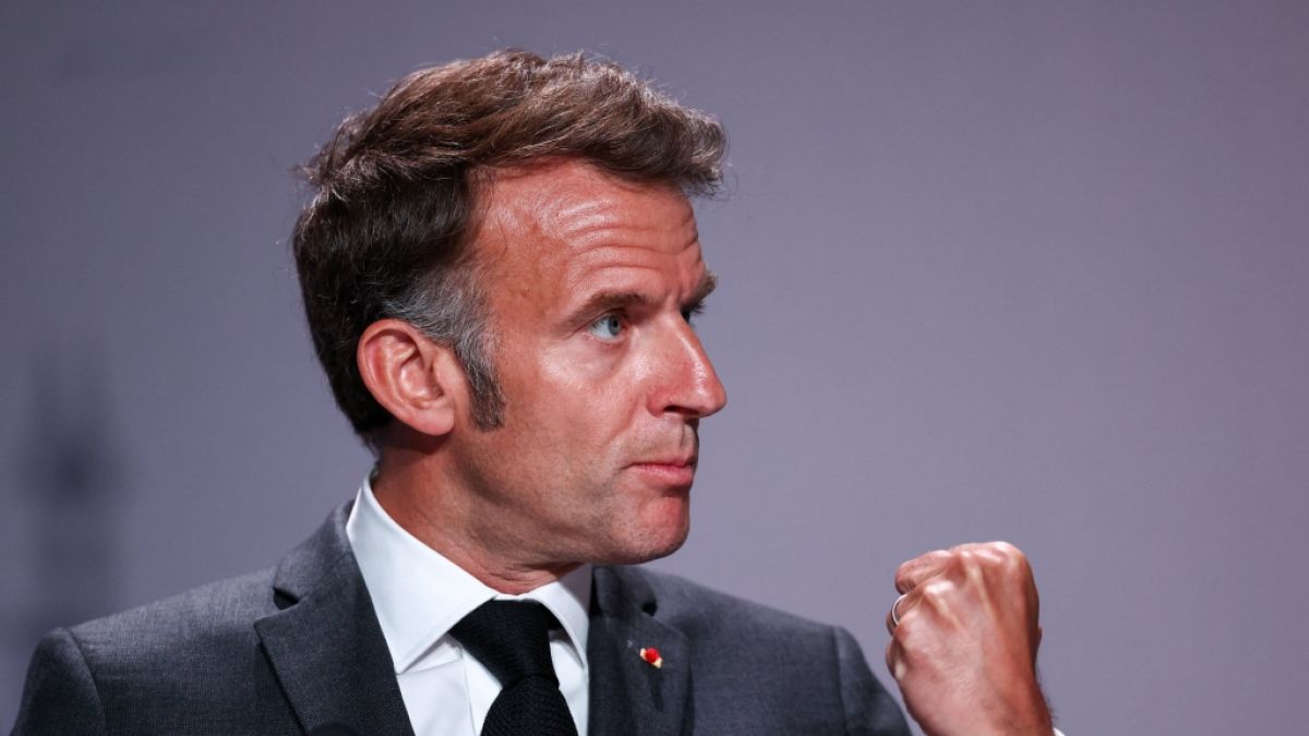 Emmanuel Macron warnt Alexander Lukaschenko davor, Belarus in den Ukraine-Kreig hineinzuziehen. (Foto)