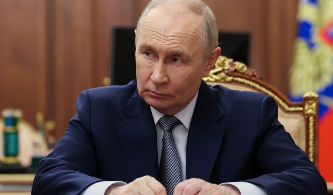 Kremlchef unter dem Messer? Ärztin sieht deutliche Hinweise Wladimir Putin kaum wiederzuerkennen