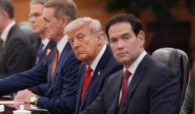 Lieblingsband des US-Präsidenten sorgt mit Rubio-Auftritt für Fremdscham-Moment Donald Trump