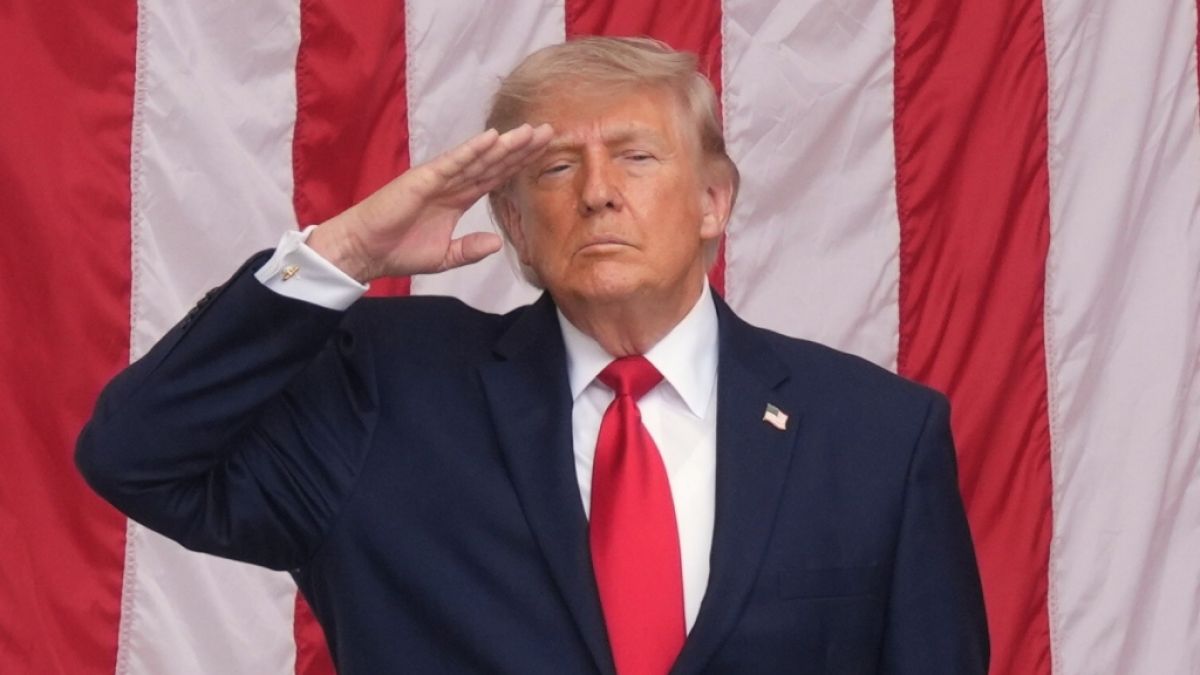Donald Trump stichelt nach einem erneuten Angriff auf den Iran gegen den ehemaligen US-Pr&auml;sidenten Barack Obama. (Foto)