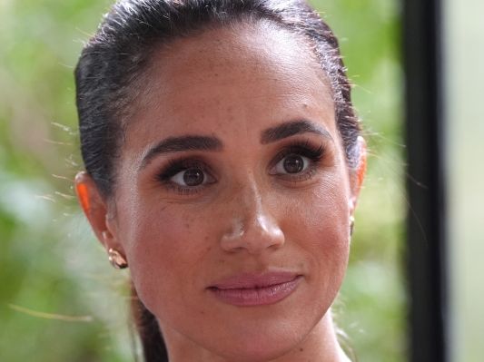 Meghan Markle: Dieser Fehler ramponiert Meghans Glamour-Clip komplett