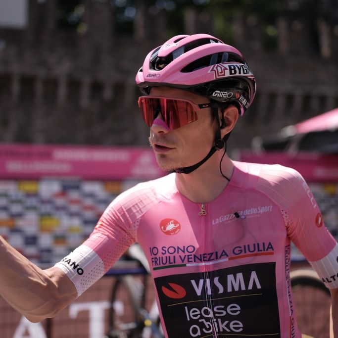 Jonas Vingegaard holt sich den Gesamtsieg und das Grand-Tour-Triple