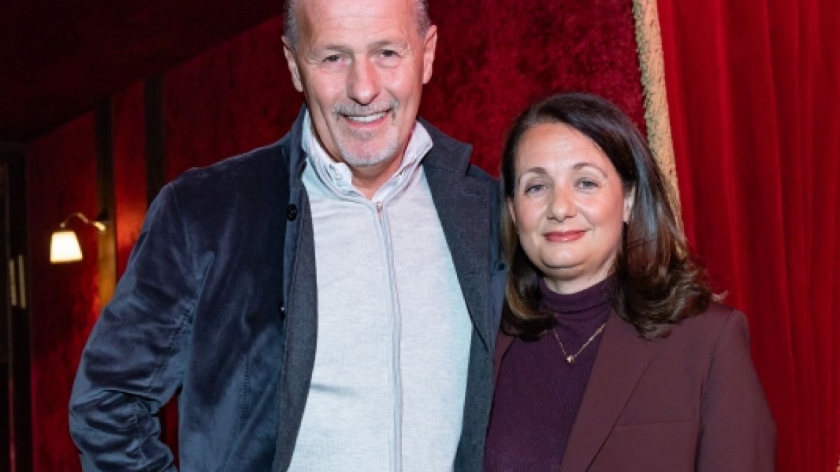 Sternekoch Karlheinz Hauser mit Frau Magarete beim 10-j&auml;hrigen Jubil&auml;um der Dinner-Show "Palazzo" im Spiegelpalast in Hamburg. (Foto)