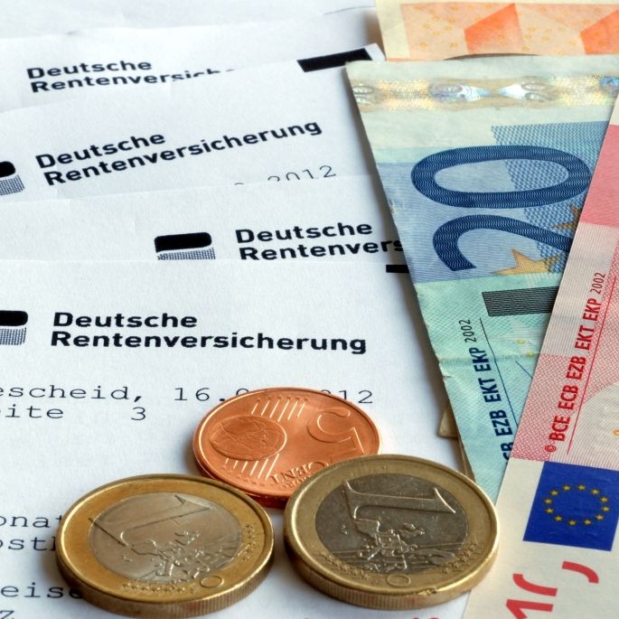 Sollten Pensionen an die gesetzliche Rente angeglichen werden?