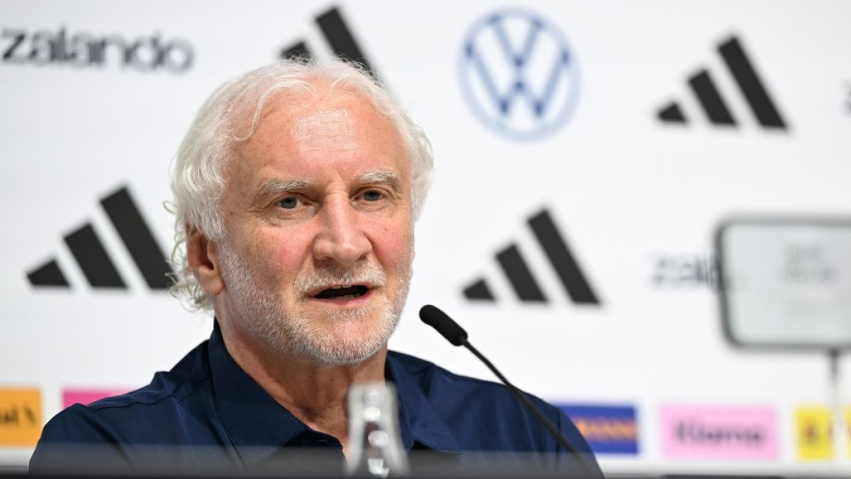 DFB-Sportdirektor Rudi V&ouml;ller h&auml;lt nichts von politischen Aktionen bei der Fu&szlig;ball-WM 2026. (Foto)
